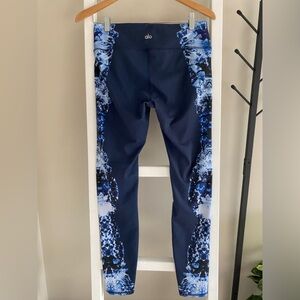 alo yoga leggings
